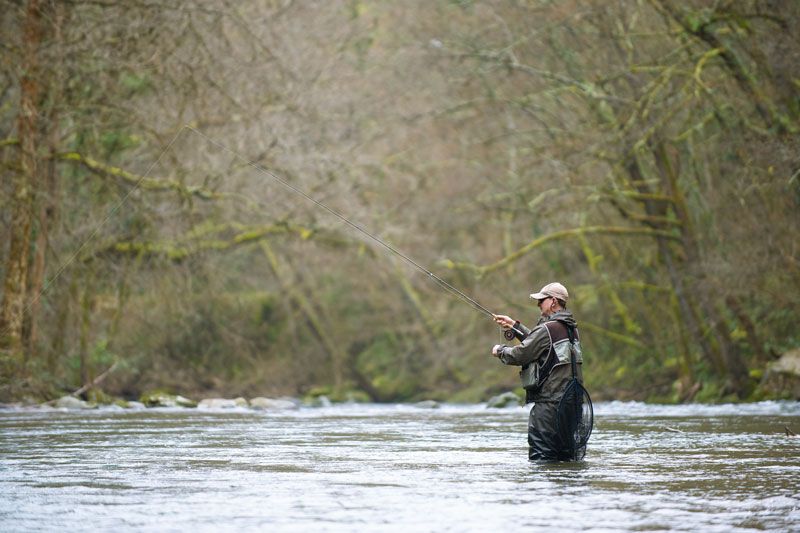 oscar pescando a mosca