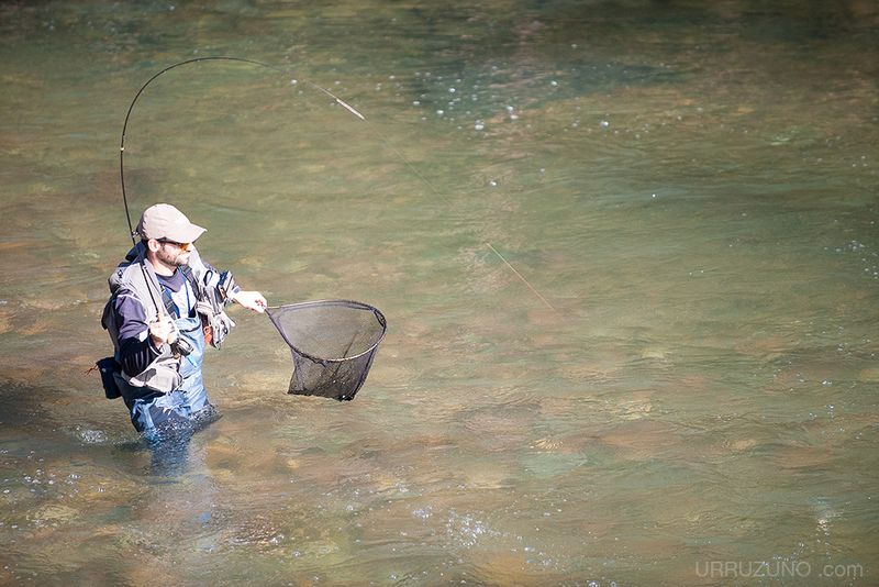 pescando rio leizaran