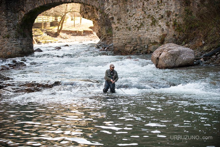 inaki-munoz-pesca-mosca-leizaran-puente-de-las-bru