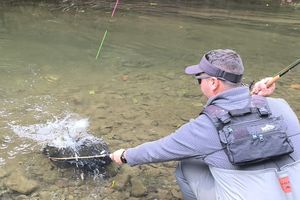 XIV Liga de Pesca a Mosca de Gipuzkoa: el río Araxes pone a prueba a los pescadores bajo la lluvia