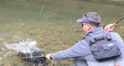 XIV Liga de Pesca a Mosca de Gipuzkoa: el río Araxes pone a prueba a los pescadores bajo la lluvia