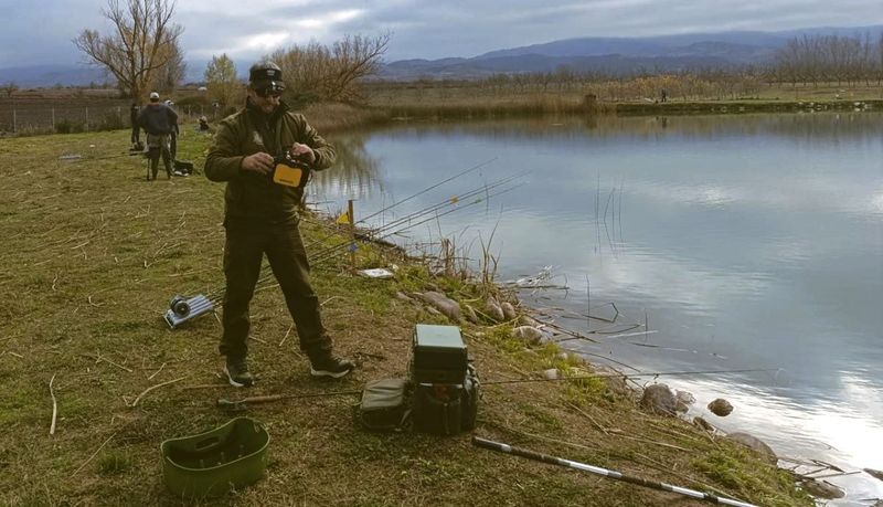 unai-urkia-pescando-lago-campeonato-euskadi