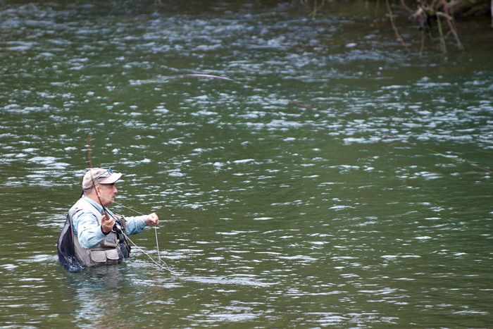 cuqui-pescando-rio-leizaran