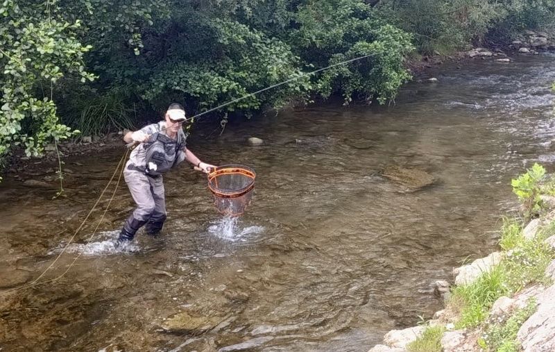 xiker-pescando-mosca-rio-zelai-mosca-seca2